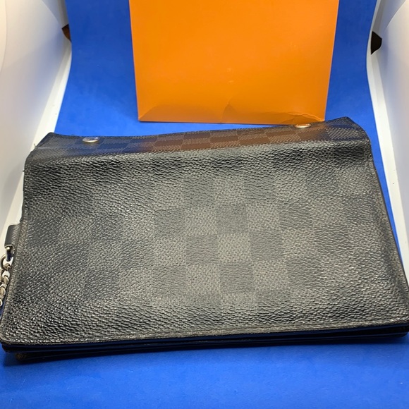 Louis Vuitton Long Portefeuille Accordion Damier Graphite 7.5"L x 3.9"W x 0.8"H - Picture 2 of 12